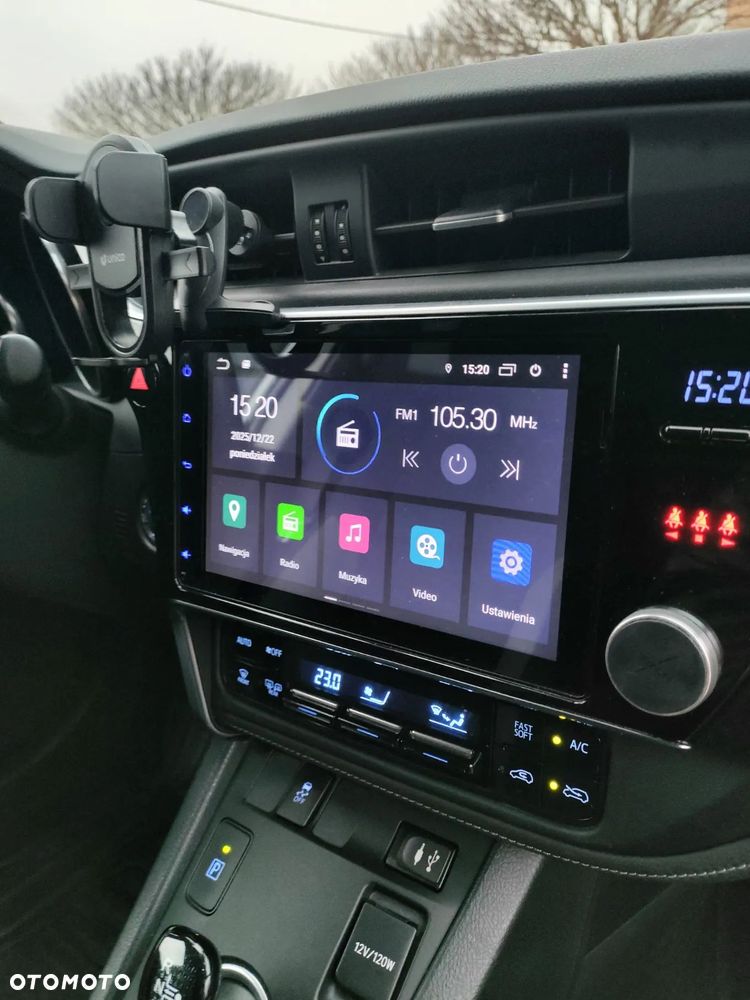 Toyota Auris Hybrid 135 Prestige - 24