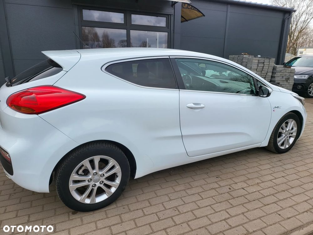 Kia ProCeed - 38