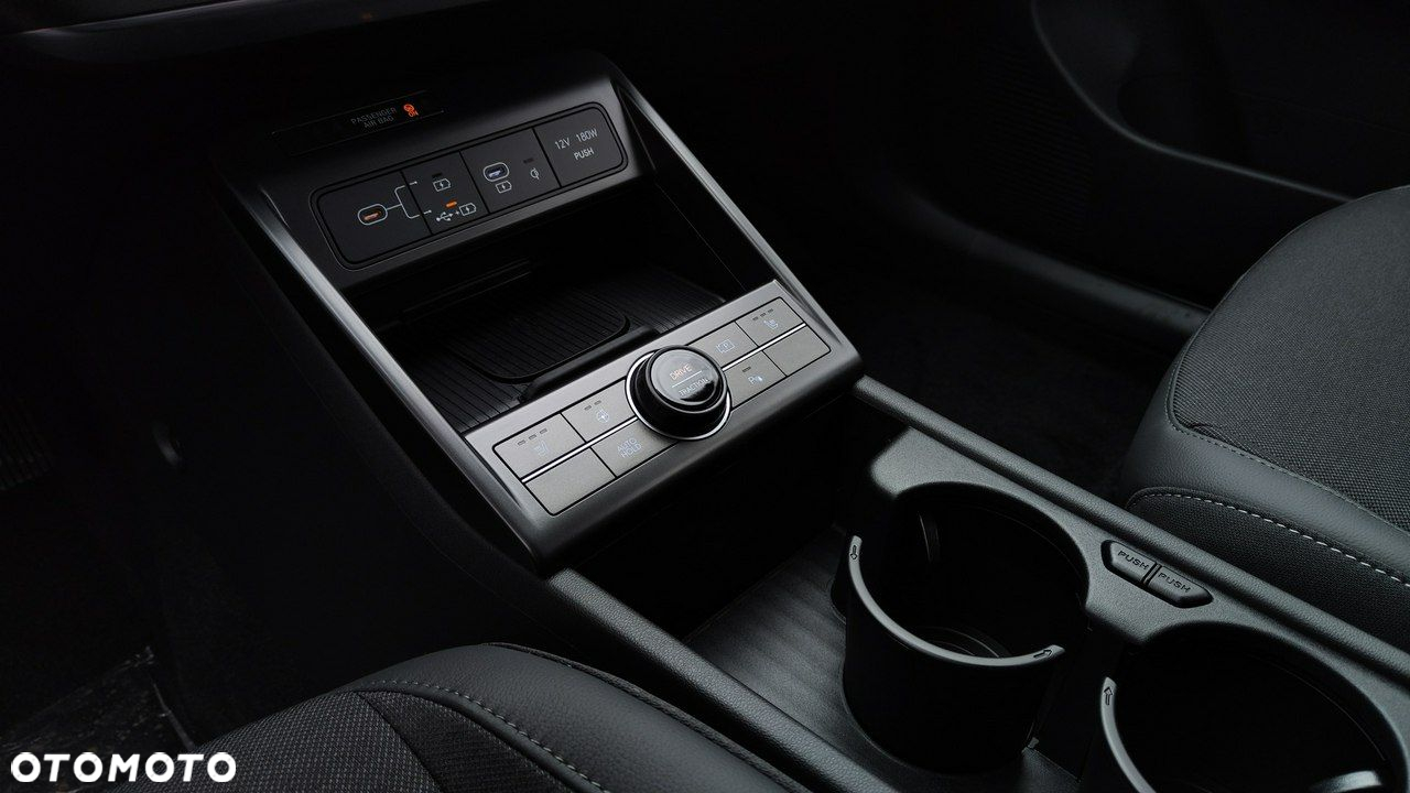 Hyundai Kona - 11