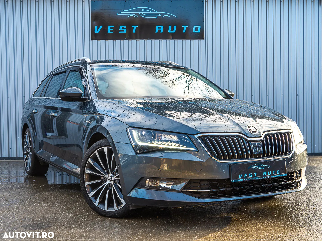Skoda Superb Combi 2.0 TDI DSG 4X4 Laurin & Klement - 4