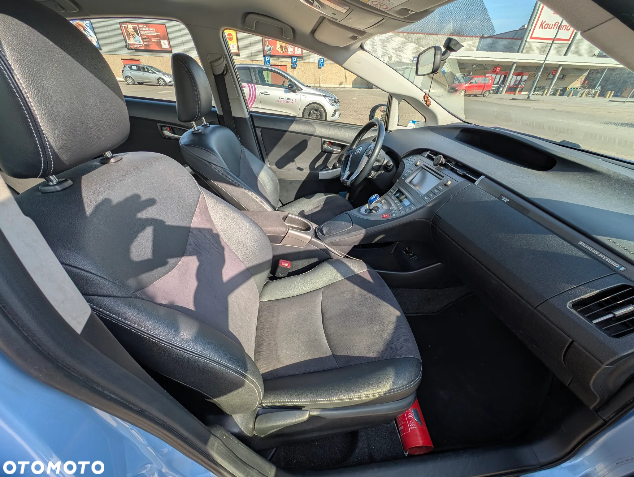 Toyota Prius Plug-in 1.8 HSD Prestige - 16