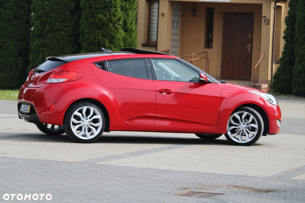 Hyundai Veloster - 12