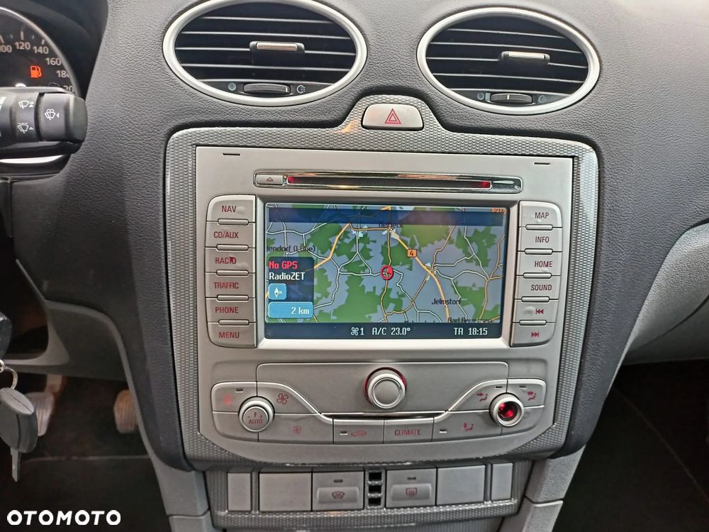 Ford Focus Turnier 2.0 16V Ghia - 21