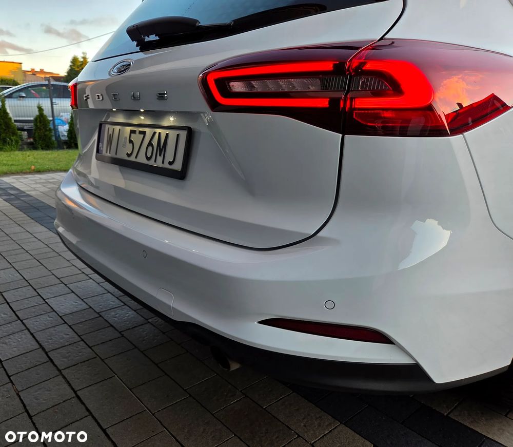 Ford Focus 1.0 EcoBoost Titanium Business - 11