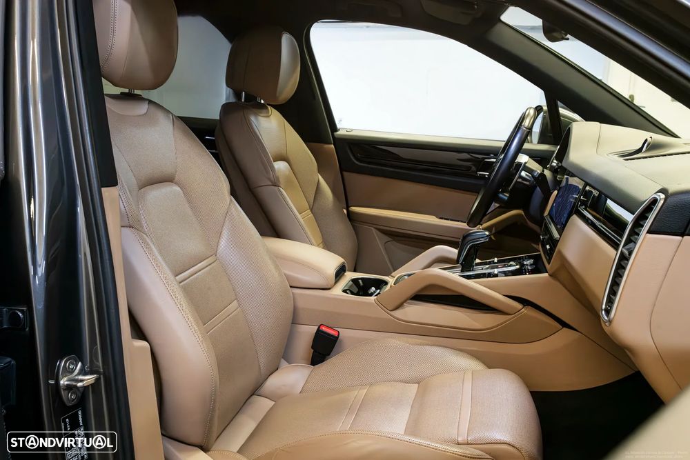 Porsche Cayenne E-Hybrid - 22