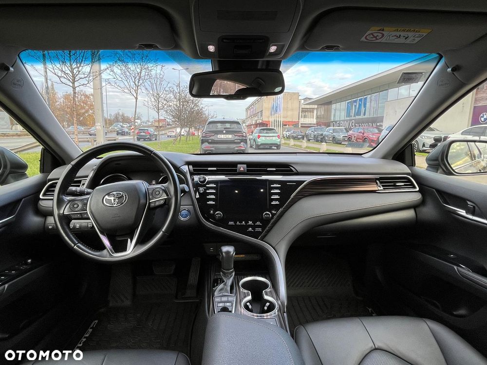 Toyota Camry 2.5 Hybrid Executive CVT - 8