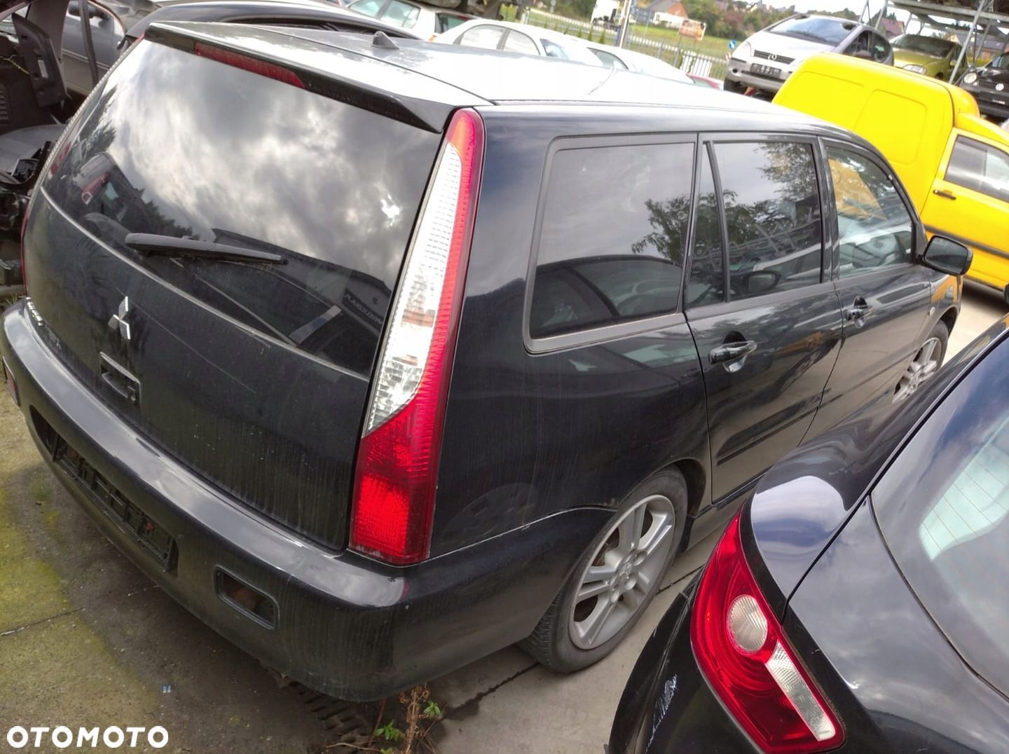 MITSUBISHI LANCER VII 7 CS KOMBI LAMPA PRAWA TYŁ TYLNA EU - 1
