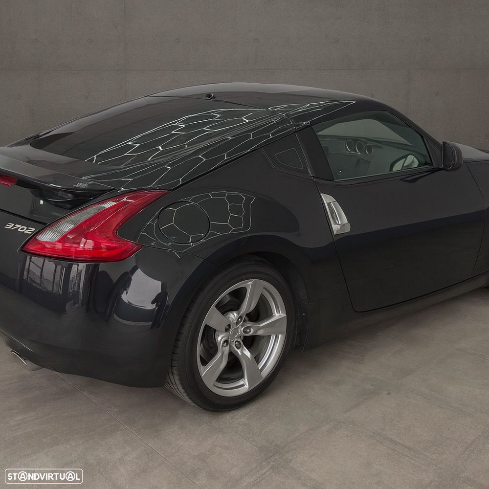 Nissan 370 Z - 9