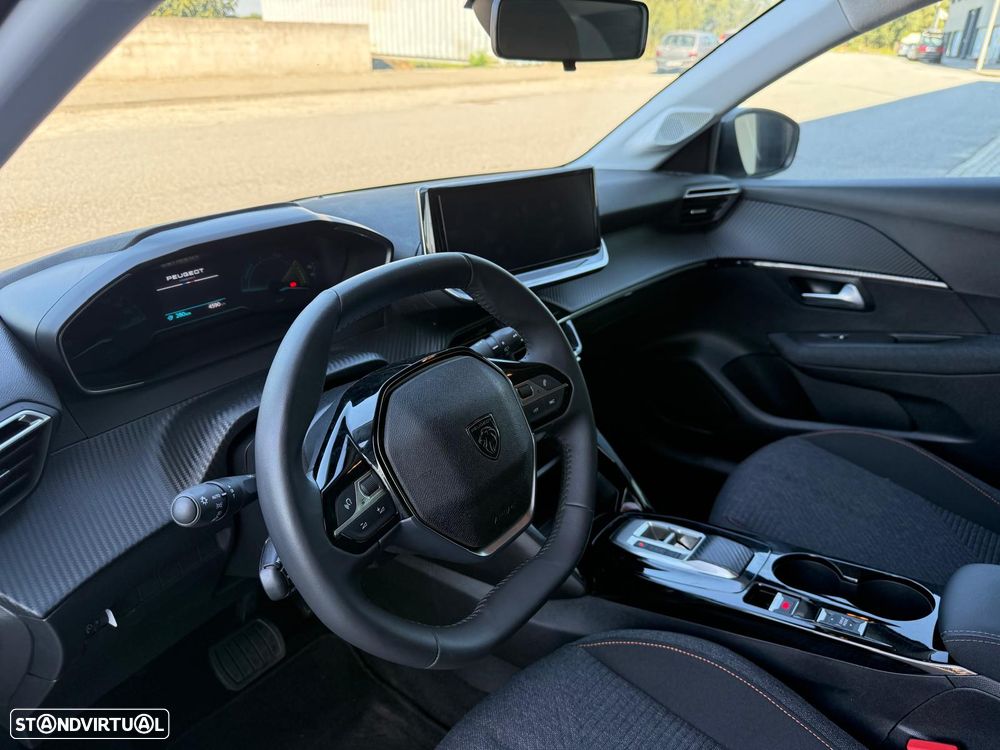 Peugeot 208 - 14
