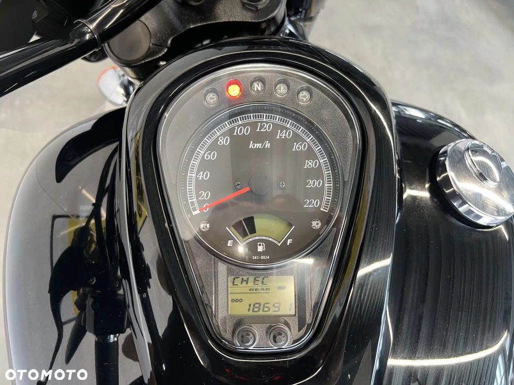 Suzuki Intruder - 22