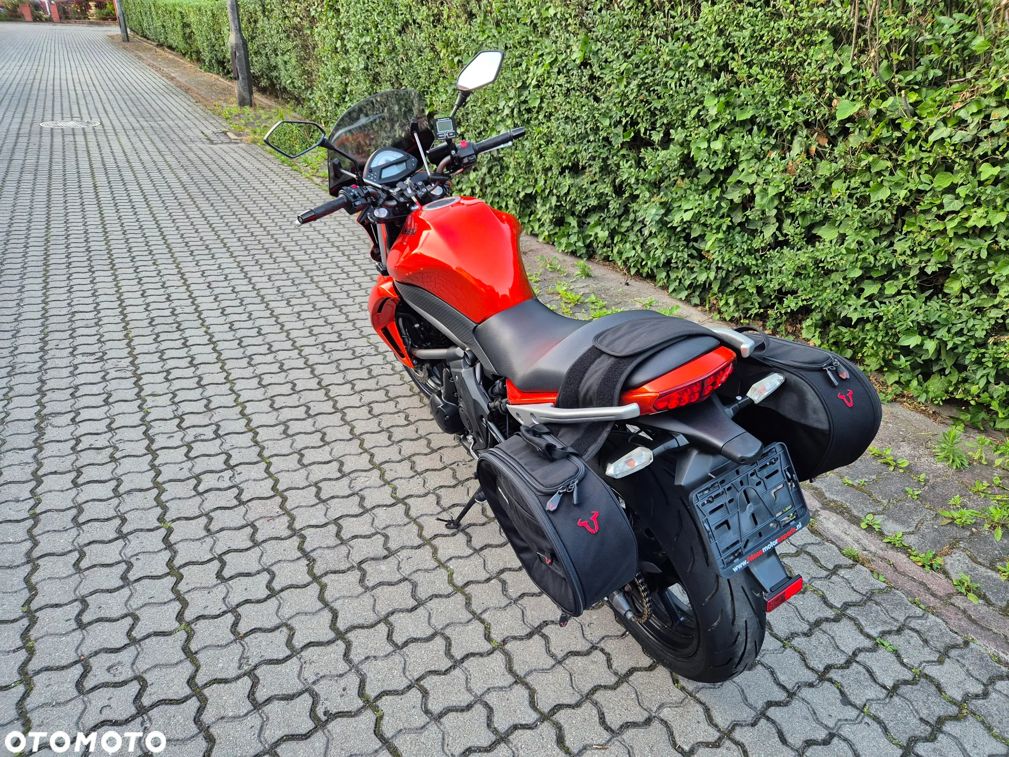 Kawasaki ER - 10