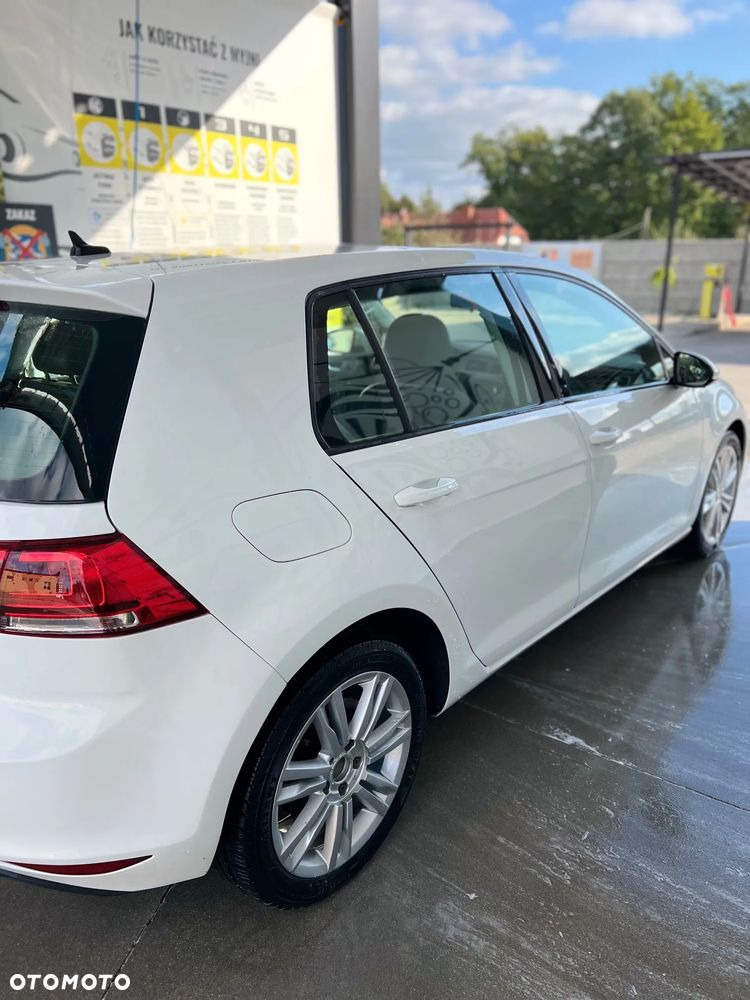 Volkswagen Golf - 6