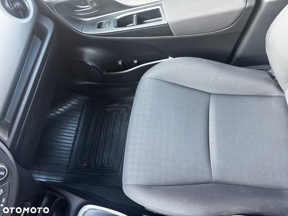 Toyota Yaris Hybrid 100 Life - 14