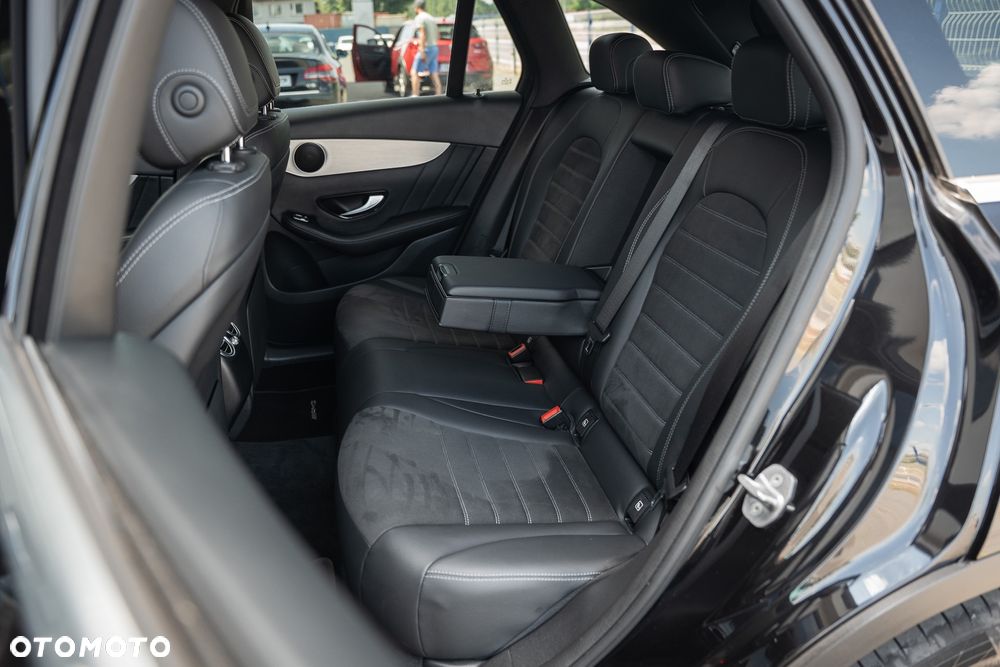 Mercedes-Benz GLC 220 d 4Matic 9G-TRONIC Edition AMG Line - 32