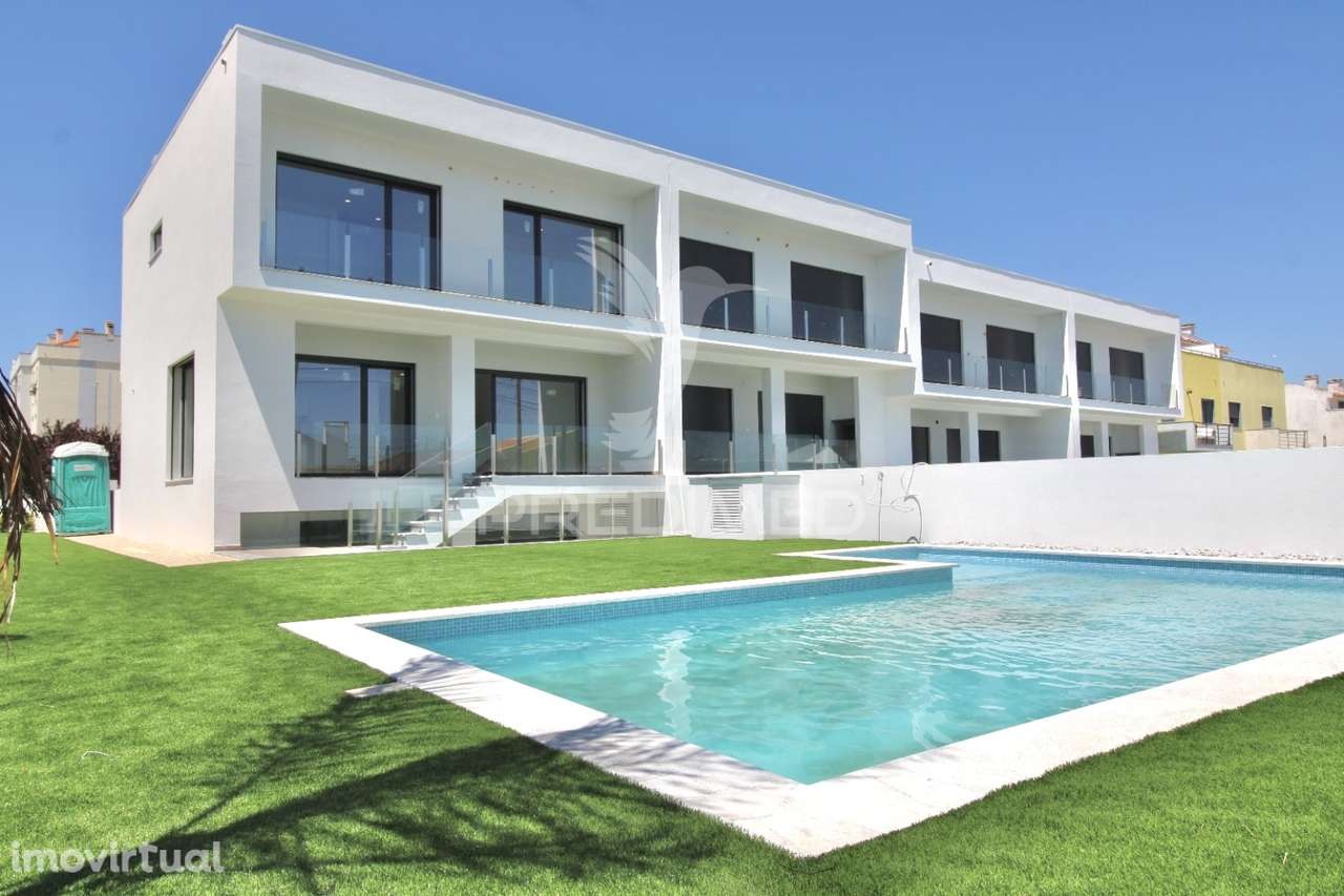 Moradia T3+1, Charneca de Caparica - Grande imagem: 2/35