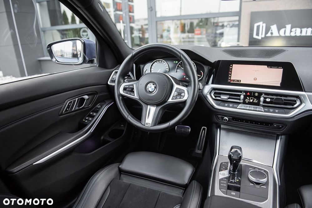 BMW Seria 3 318i M Sport - 27