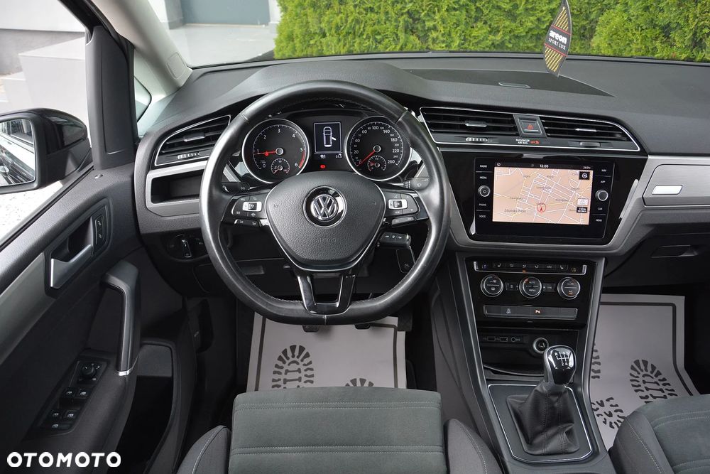 Volkswagen Touran 2.0 TDI BMT Comfortline - 16