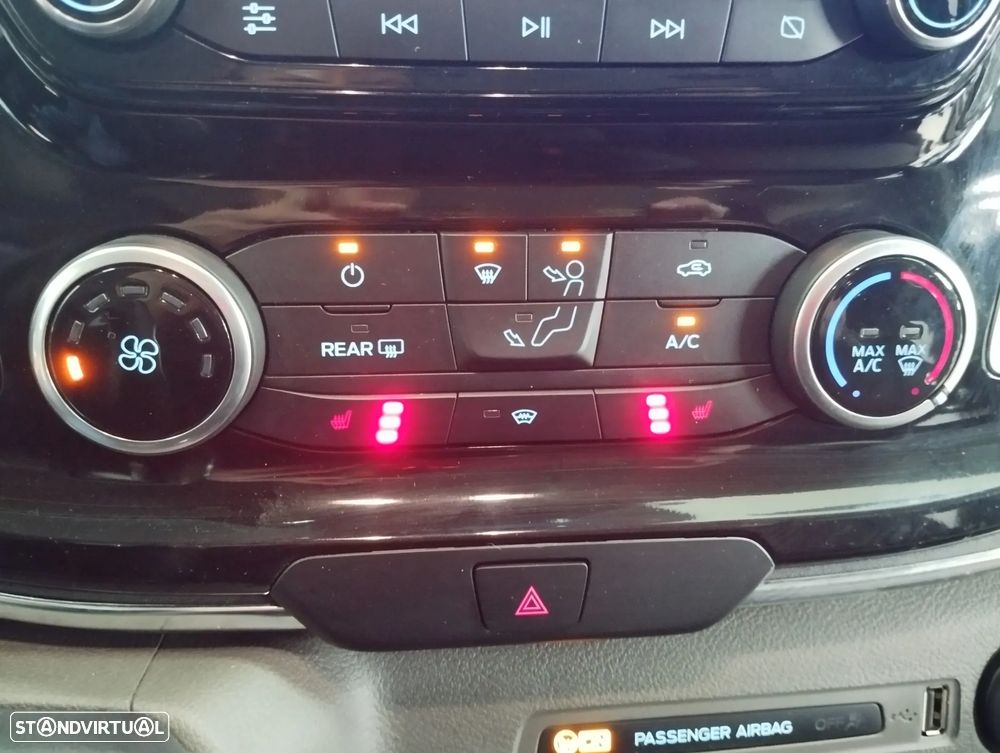 Ford Tourneo Custom 1.0 EcoBoost Titanium PHEV - 32