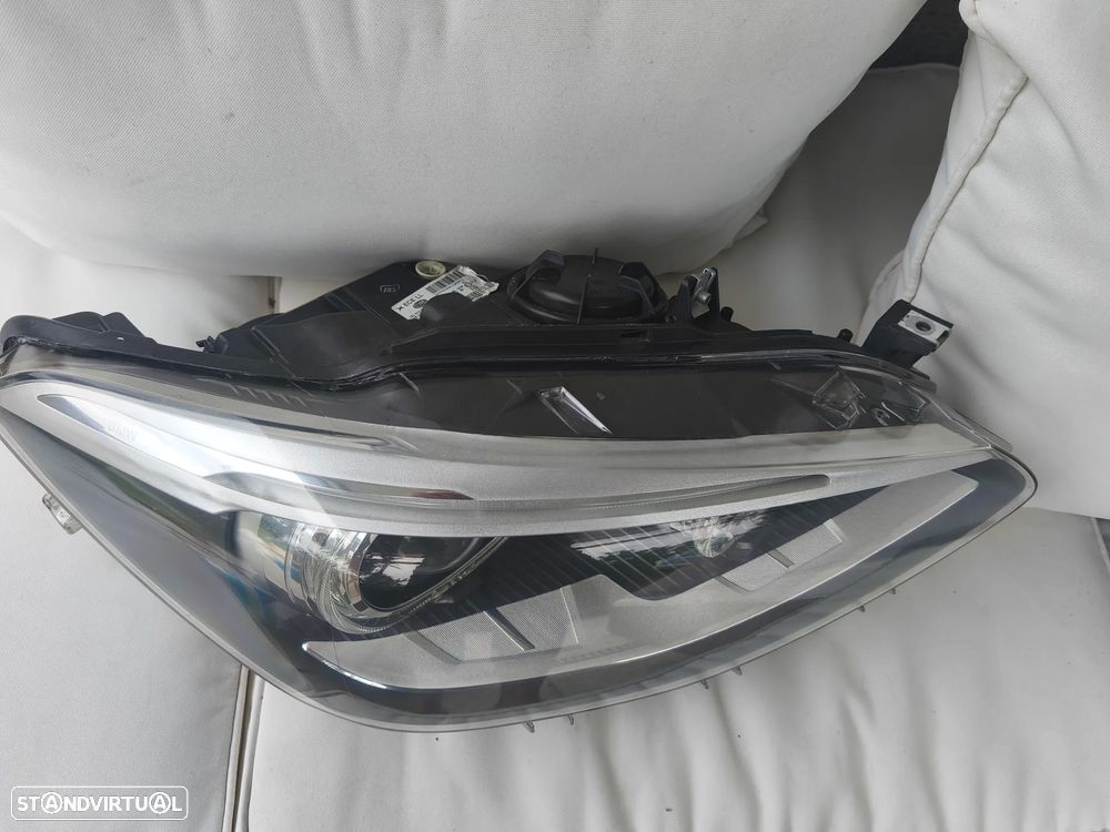 Farol direito bi-xenon BMW F20 - 6