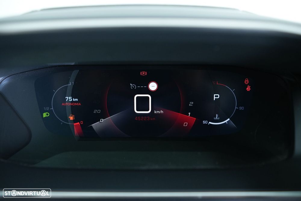 Peugeot 2008 PureTech 130 EAT8 GT Pack - 38