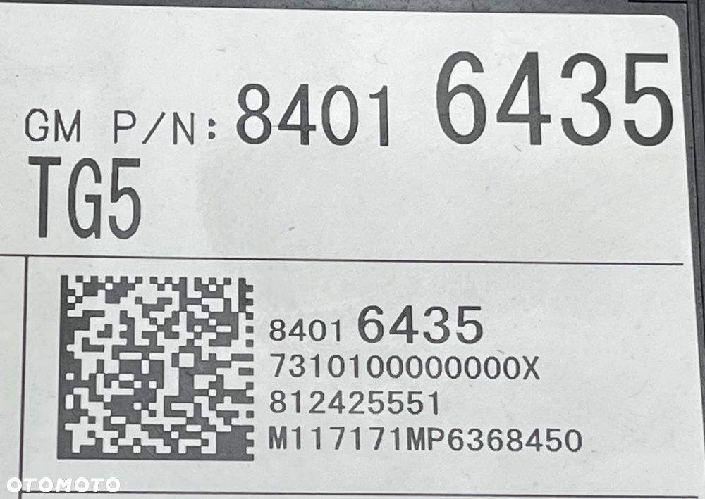 O2 CADILLAC ESCALADE IV 2014 -  CZYTNIK PŁYT CD GM 23440942 - 4