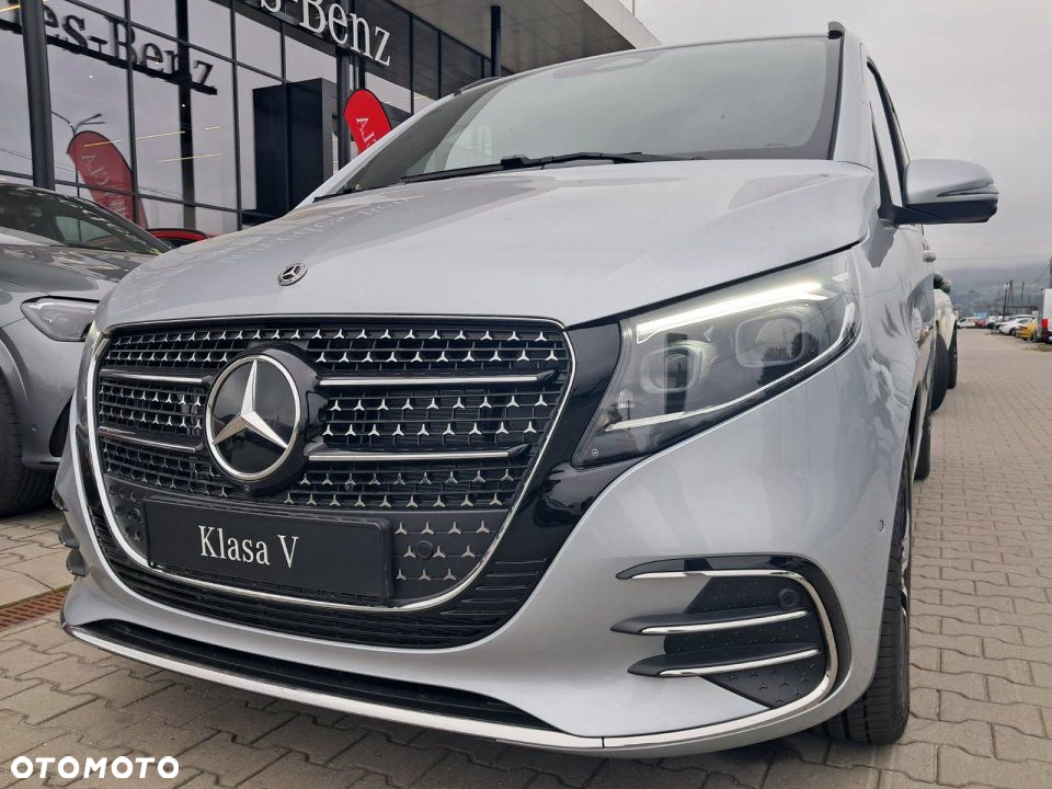 Mercedes-Benz Klasa V - 20