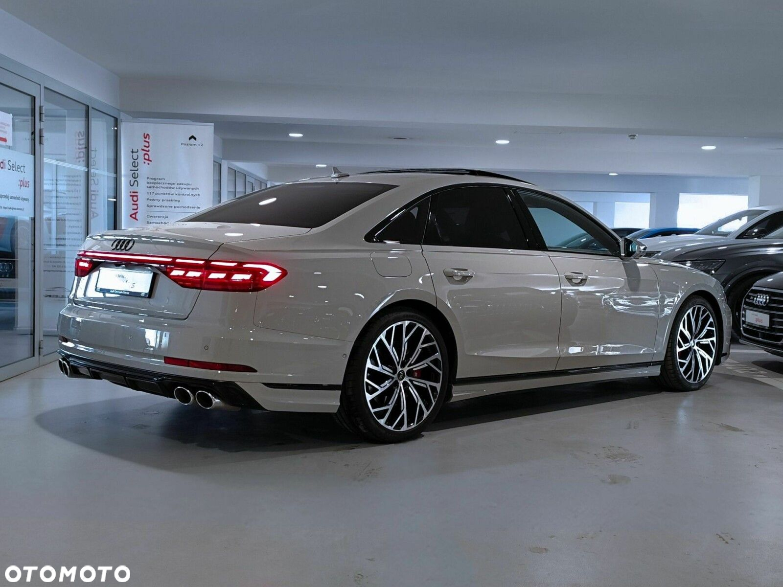 Audi S8 - 7
