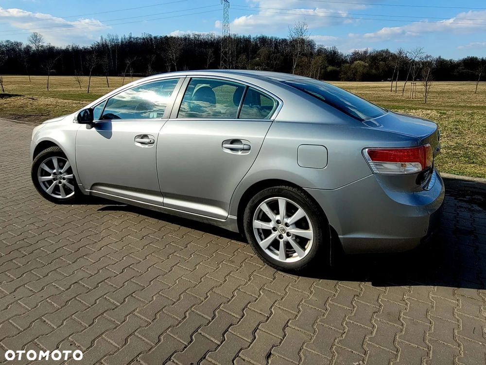 Toyota Avensis 2.0 Style MS - 1