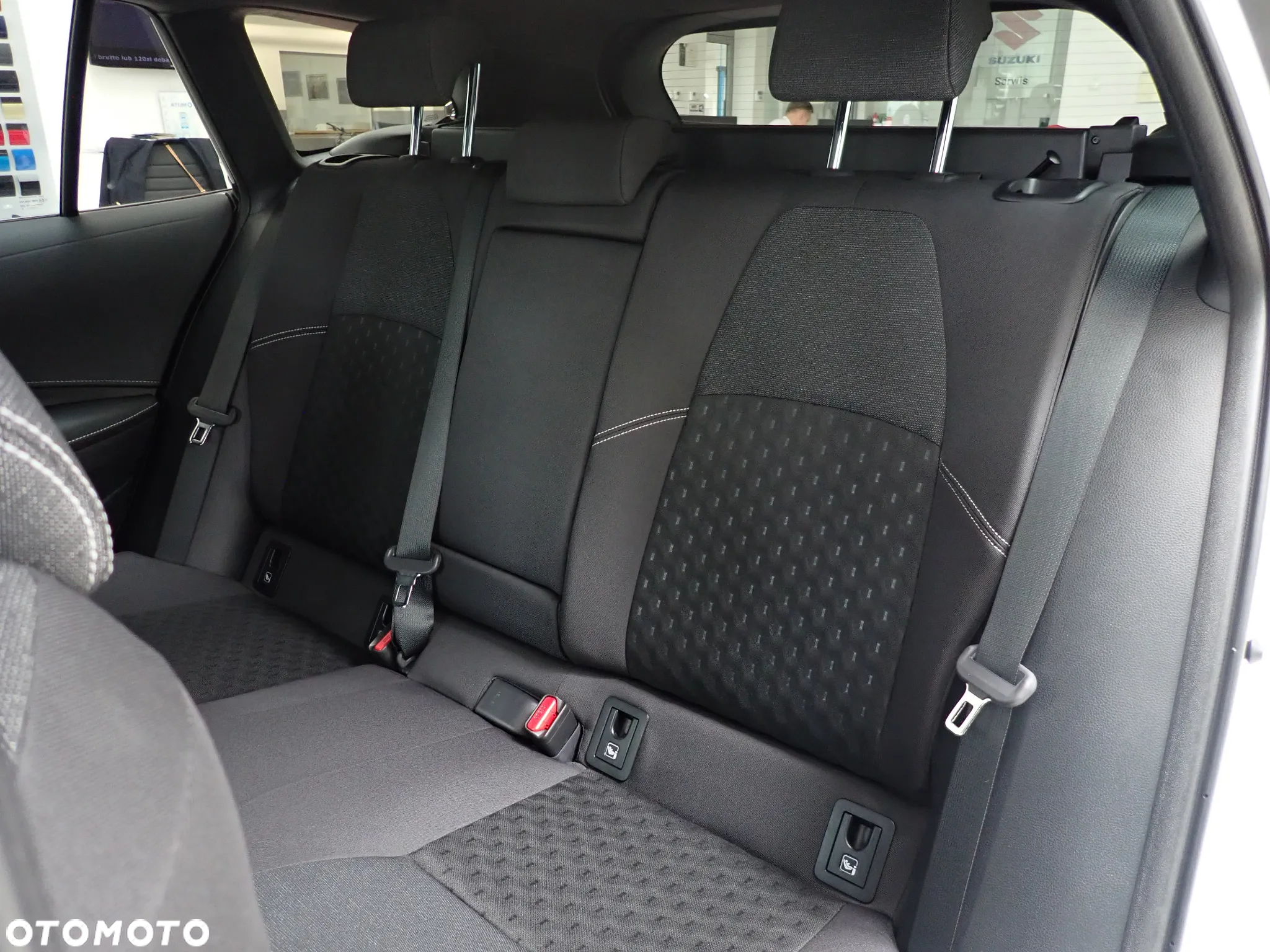 Suzuki Swace 1.8 Hybrid Elegance CVT - 8