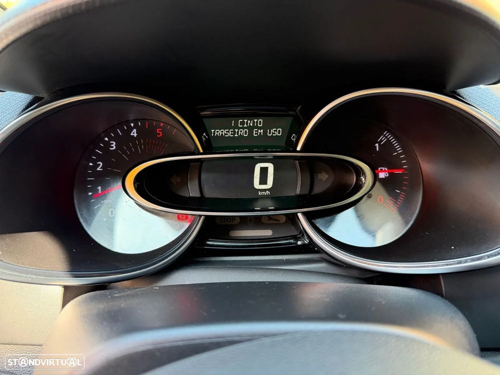 Renault Clio - 15
