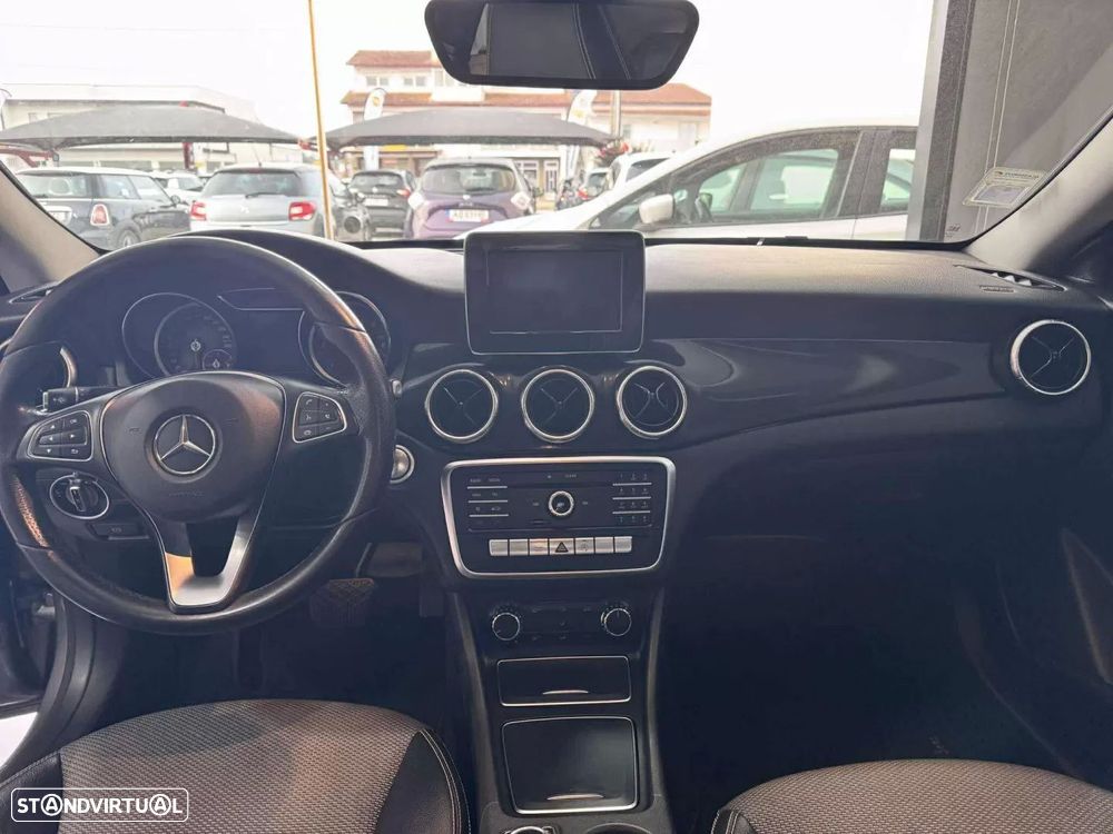 Mercedes-Benz CLA 180 d 7G-DCT Peak Edition - 15