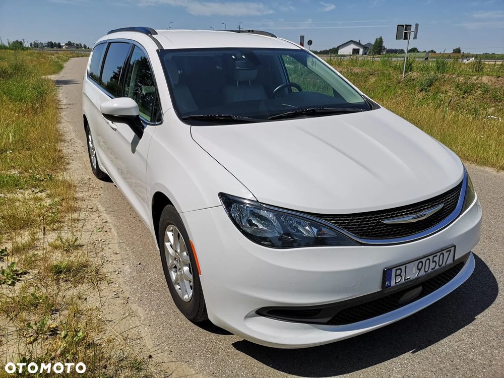 Chrysler Pacifica - 22
