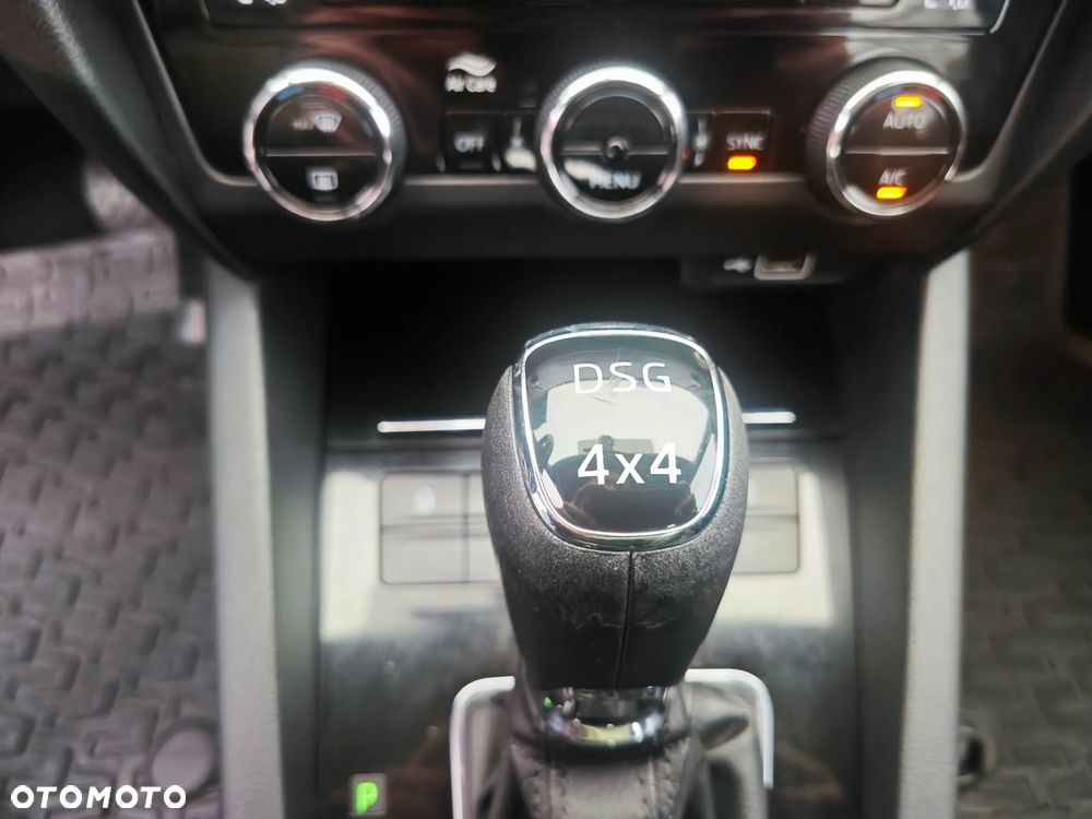 Skoda Octavia 2.0 TSI 4x4 Style DSG - 24