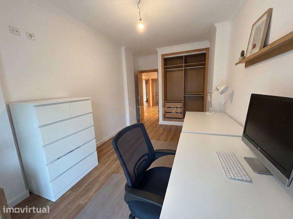 Excelente apartamento T2 com garagem box em Santa Marta - Corroios - Grande imagem: 3/19