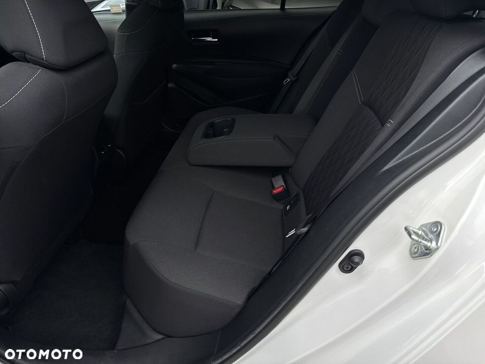 Toyota Corolla - 13