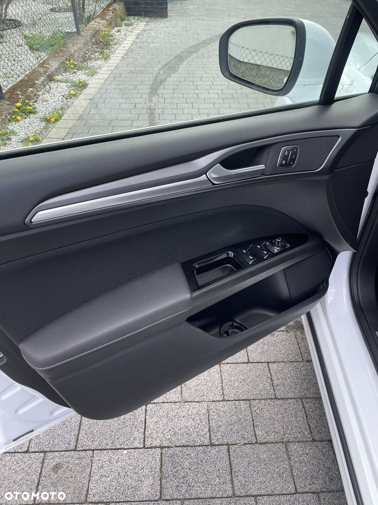 Ford Mondeo 2.0 TDCi Titanium - 30