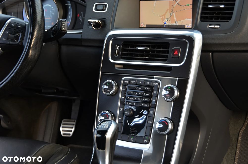 Volvo V60 D2 Drive-E R-Design Momentum - 32