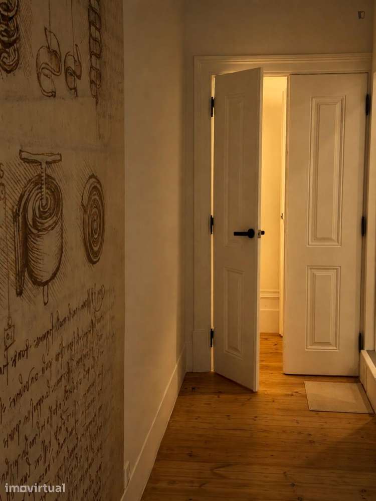 Quarto - localizado em Intendente Lisbon - Grande imagem: 2/15