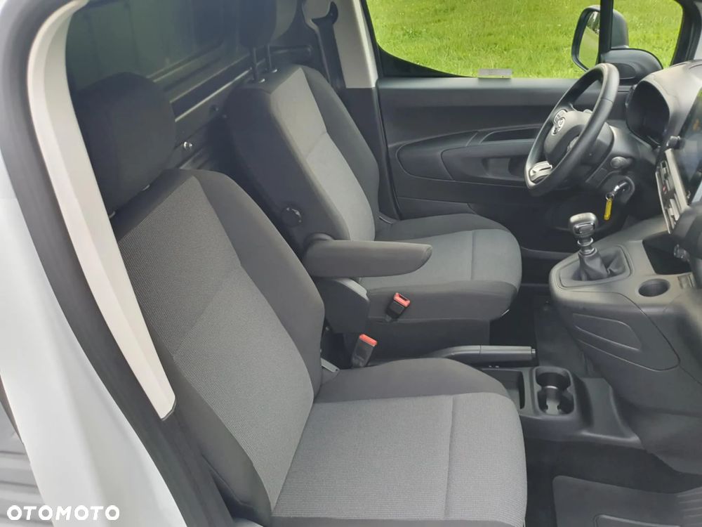 Toyota Proace City - 27