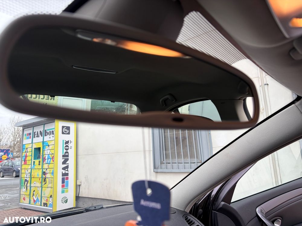 Renault Laguna dCi 110 FAP Sportway - 17