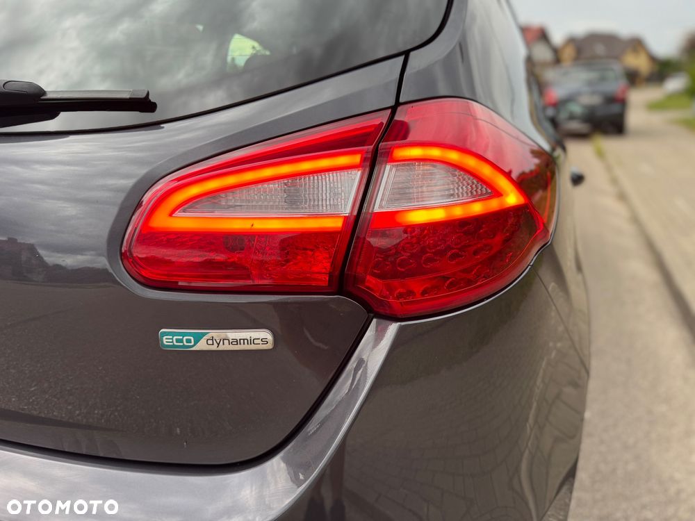 Kia Ceed 1.6 GDI Dream-Team Edition - 12