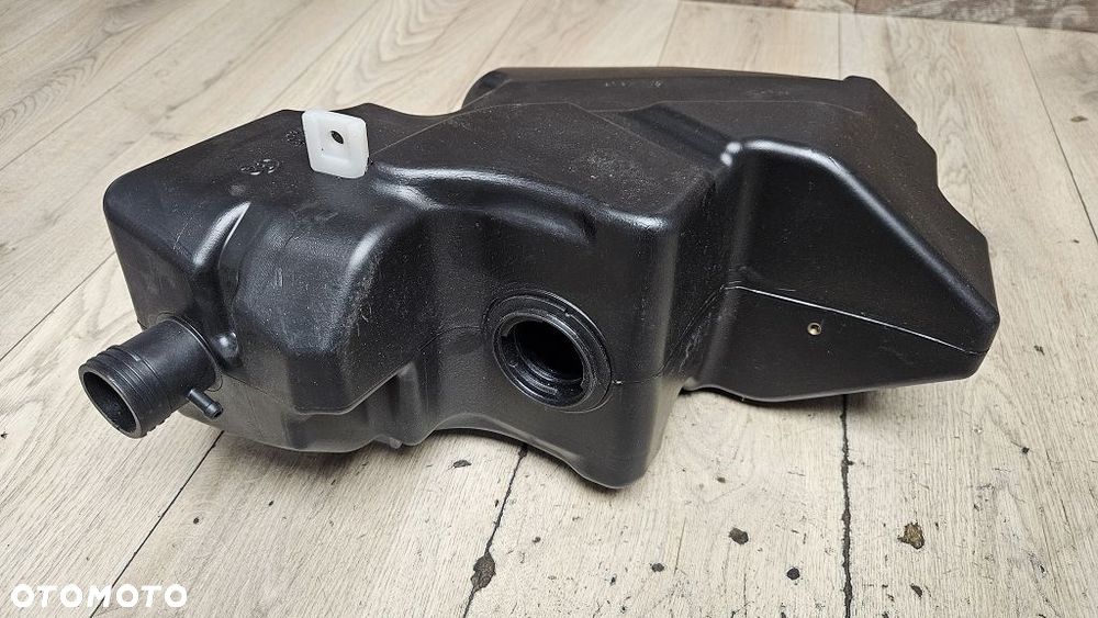Bak Zbiornik Paliwa Derbi GP1 50 / 125 / 250  00G00416011 - 6