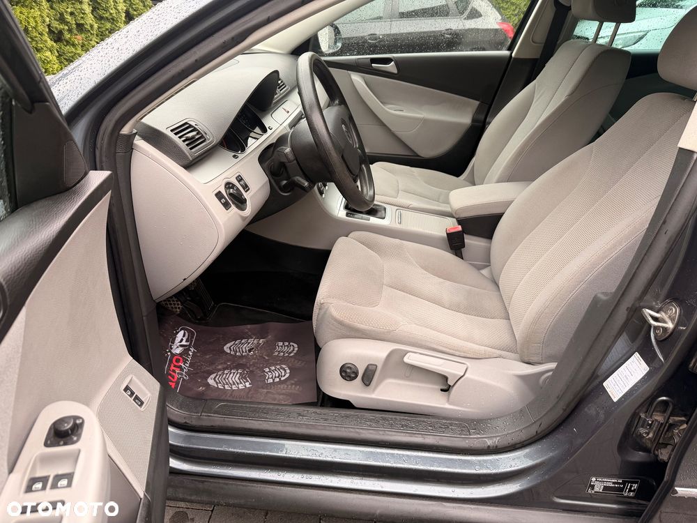 Volkswagen Passat 2.0 TDI DPF BlueMotion Technology Comfortline - 16