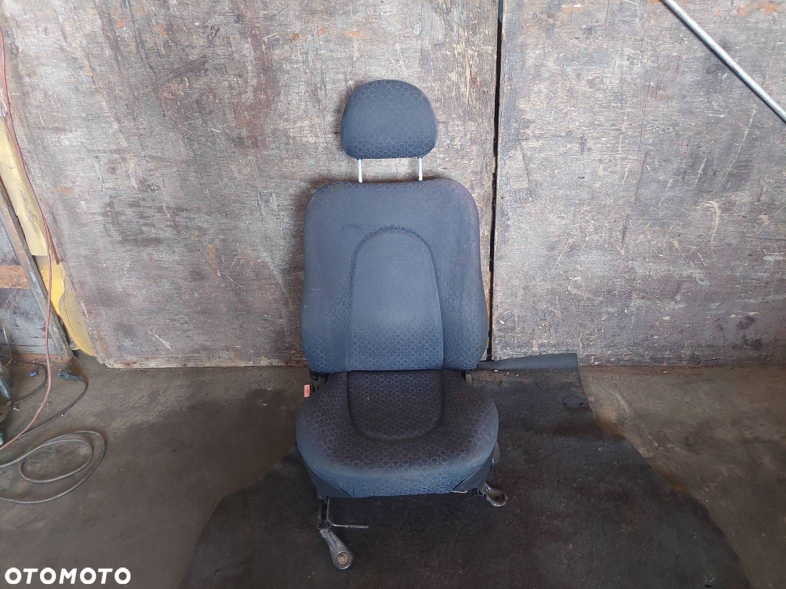 FOTEL LEWY PRZÓD FORD KA MK1 HB 3D - 1
