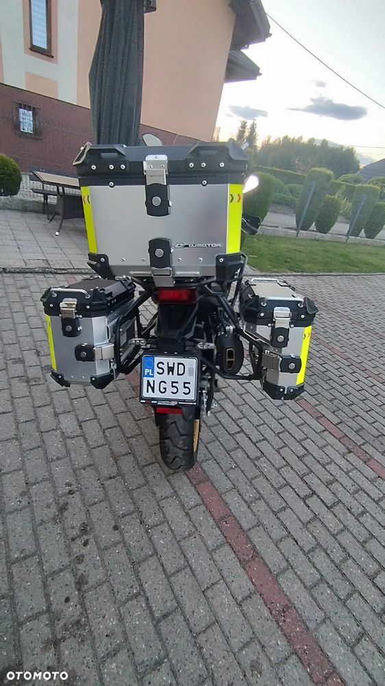QJMOTOR SRT900SX - 5