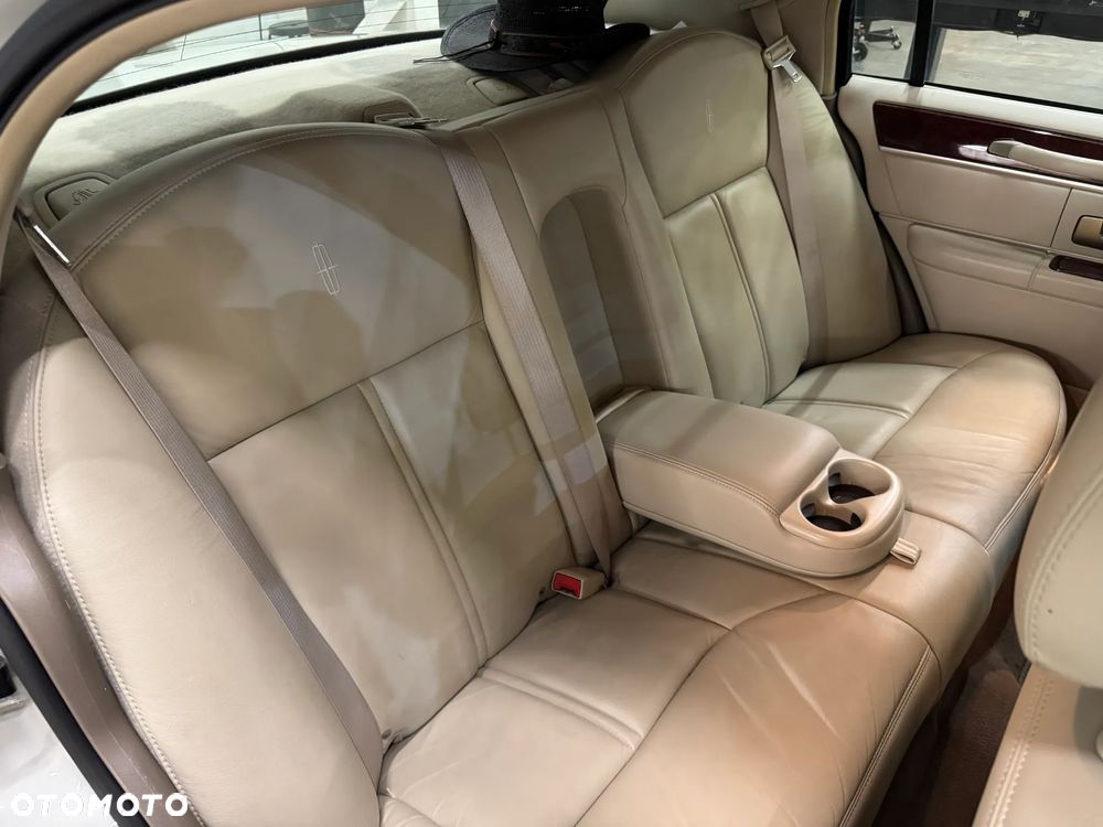 Lincoln Town Car 4.6 Signature - 21