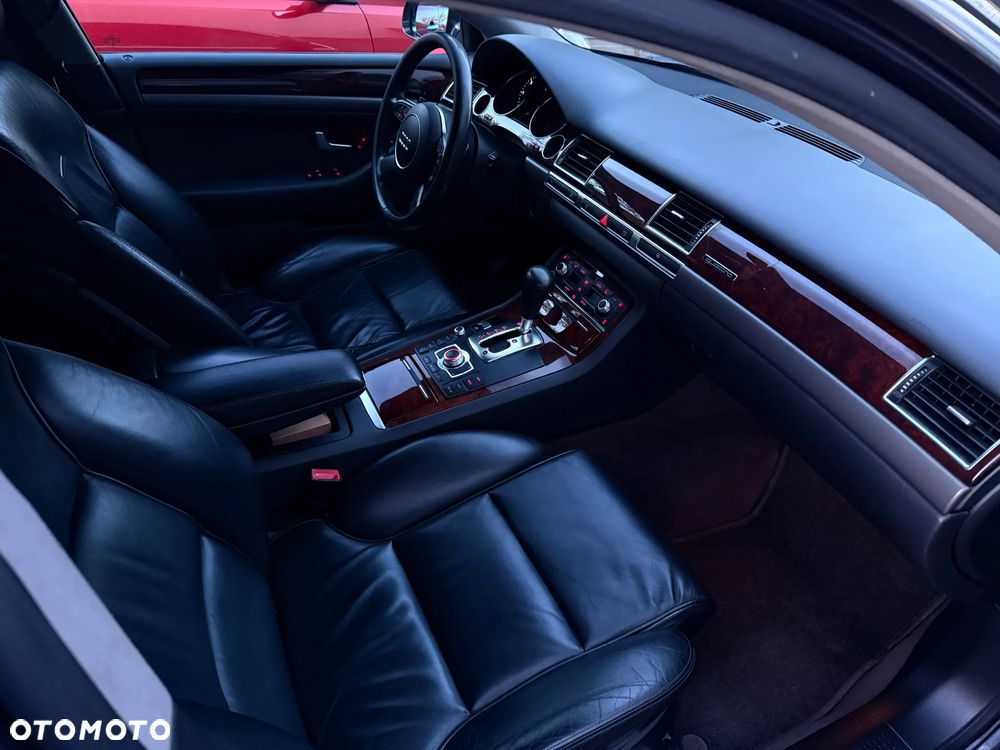 Audi A8 - 8