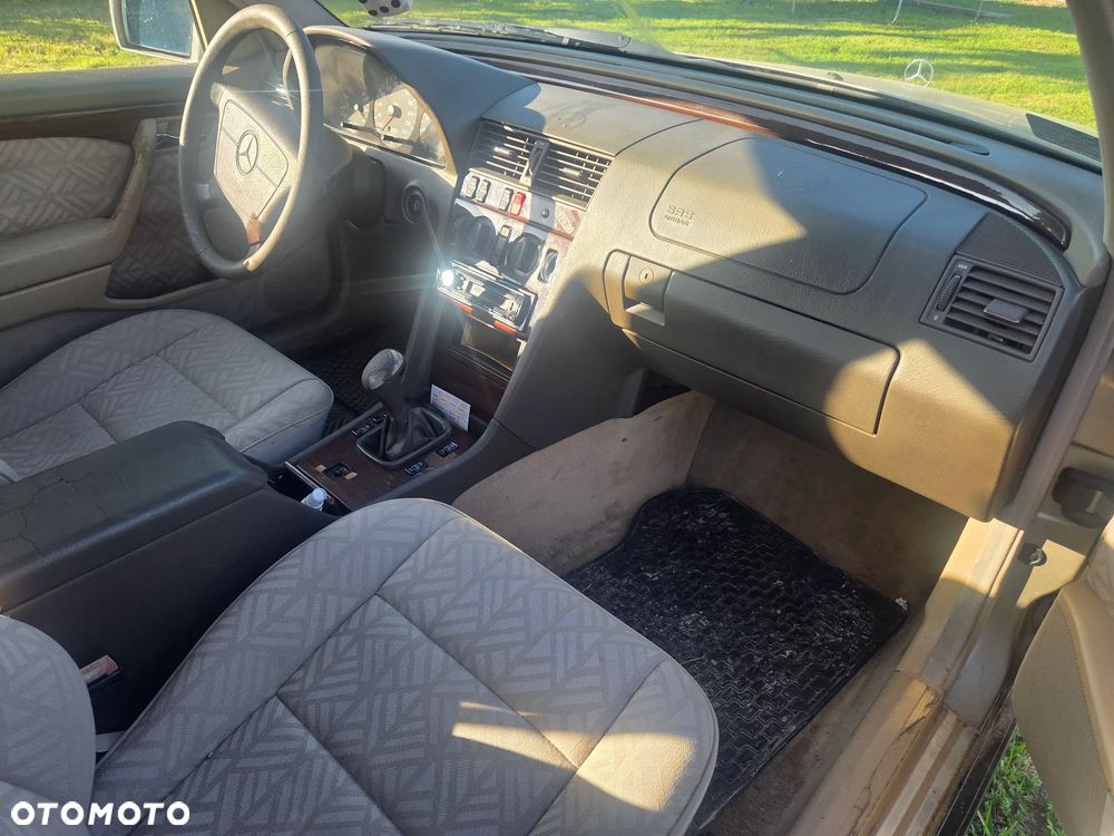 Mercedes-Benz Klasa C 180 Elegance - 5