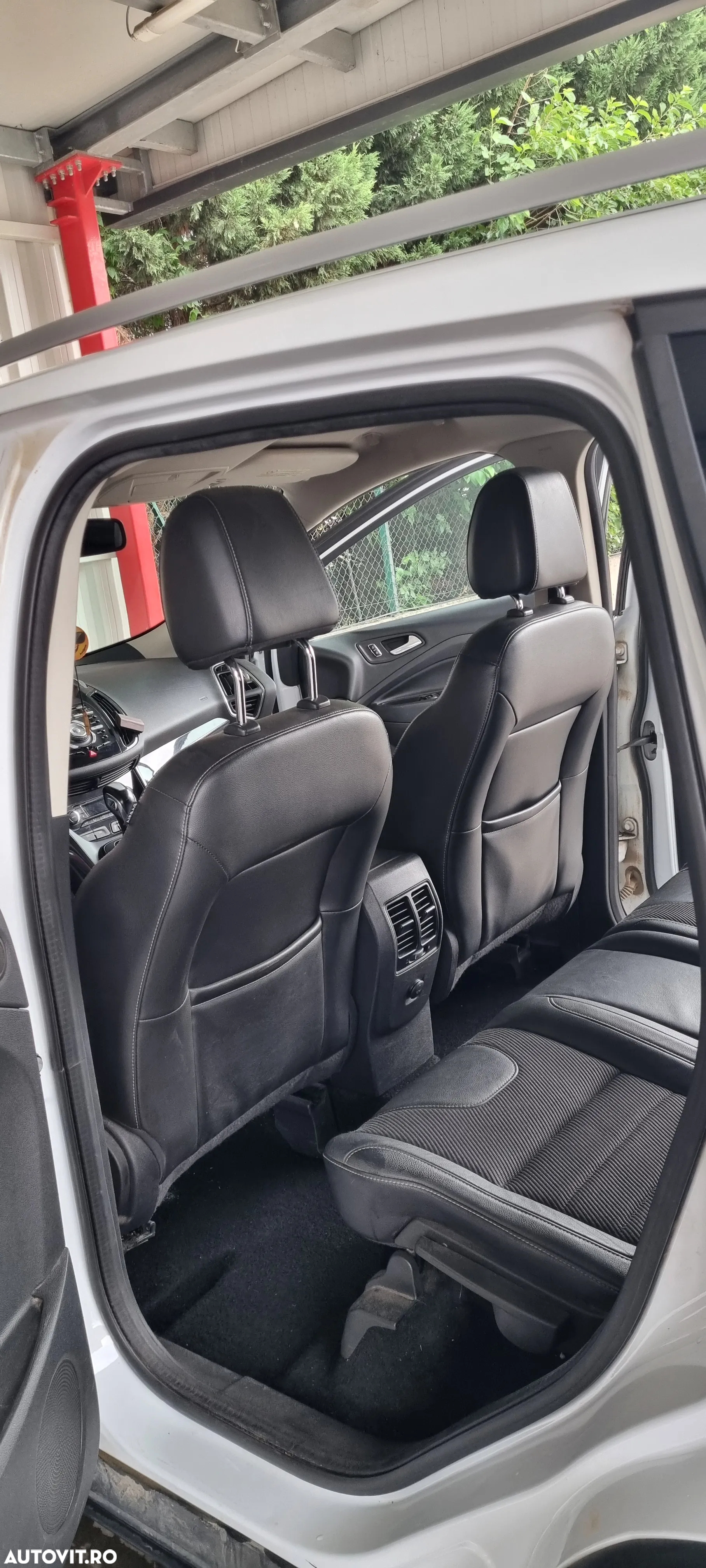Ford Kuga 2.0 TDCi 4WD Powershift Titanium - 14