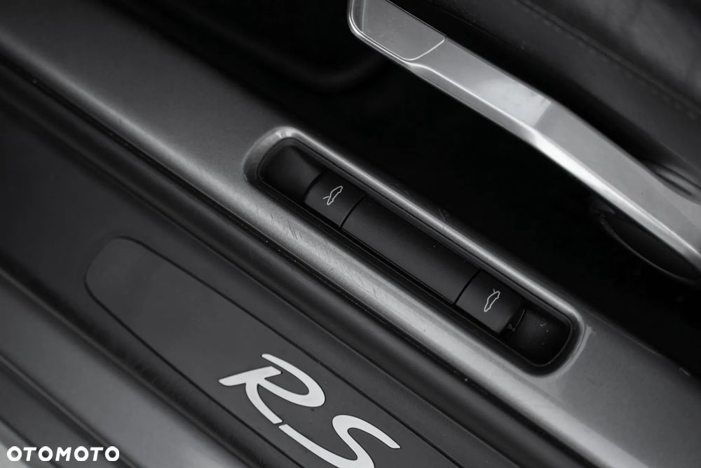 Porsche 911 Carrera 4 S - 19